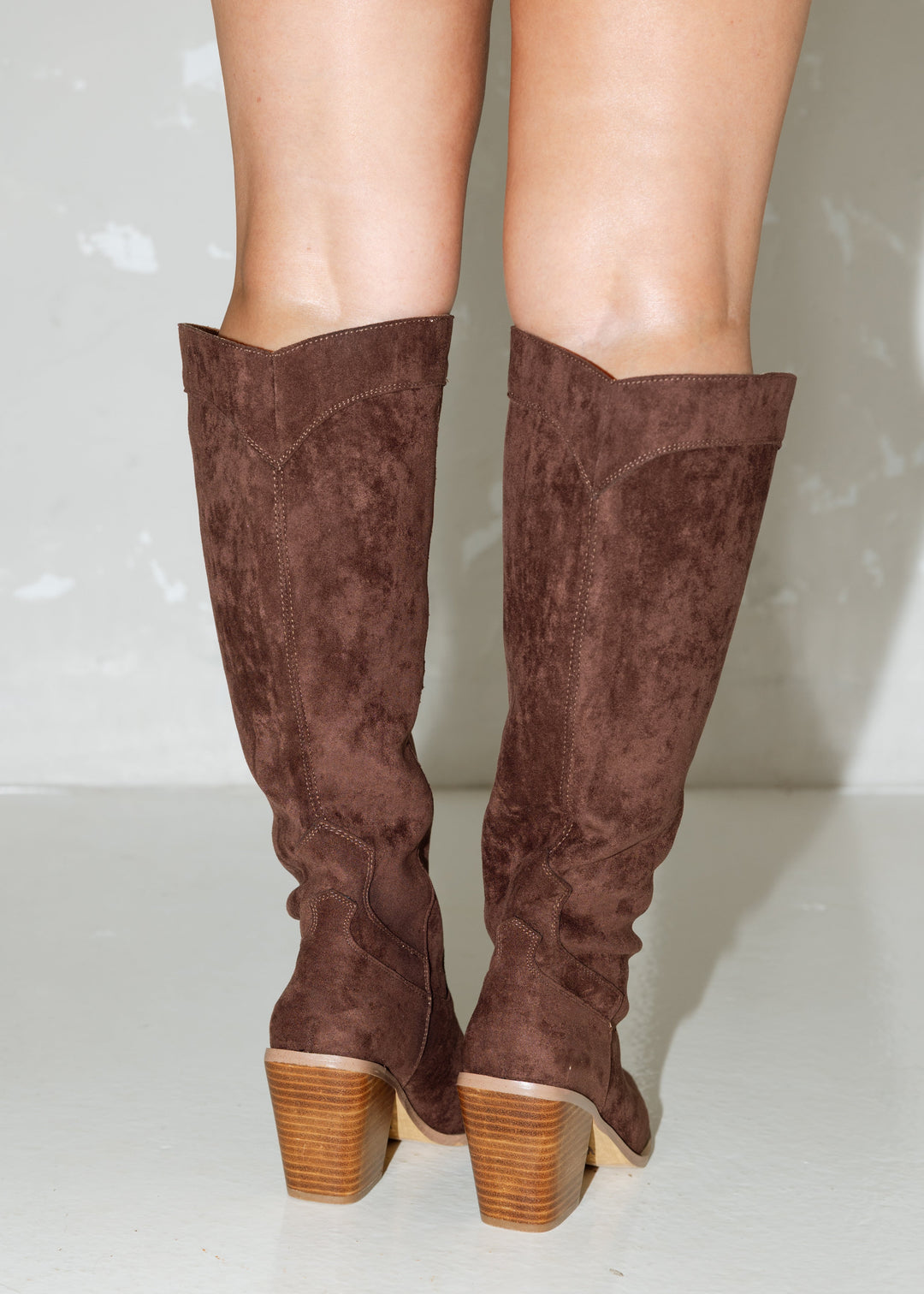 Rebecca's Classy Suede Knee-High Boots
